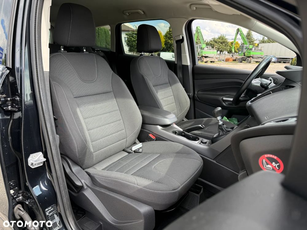 Ford Kuga 1.5 EcoBoost 2x4 Titanium - 30