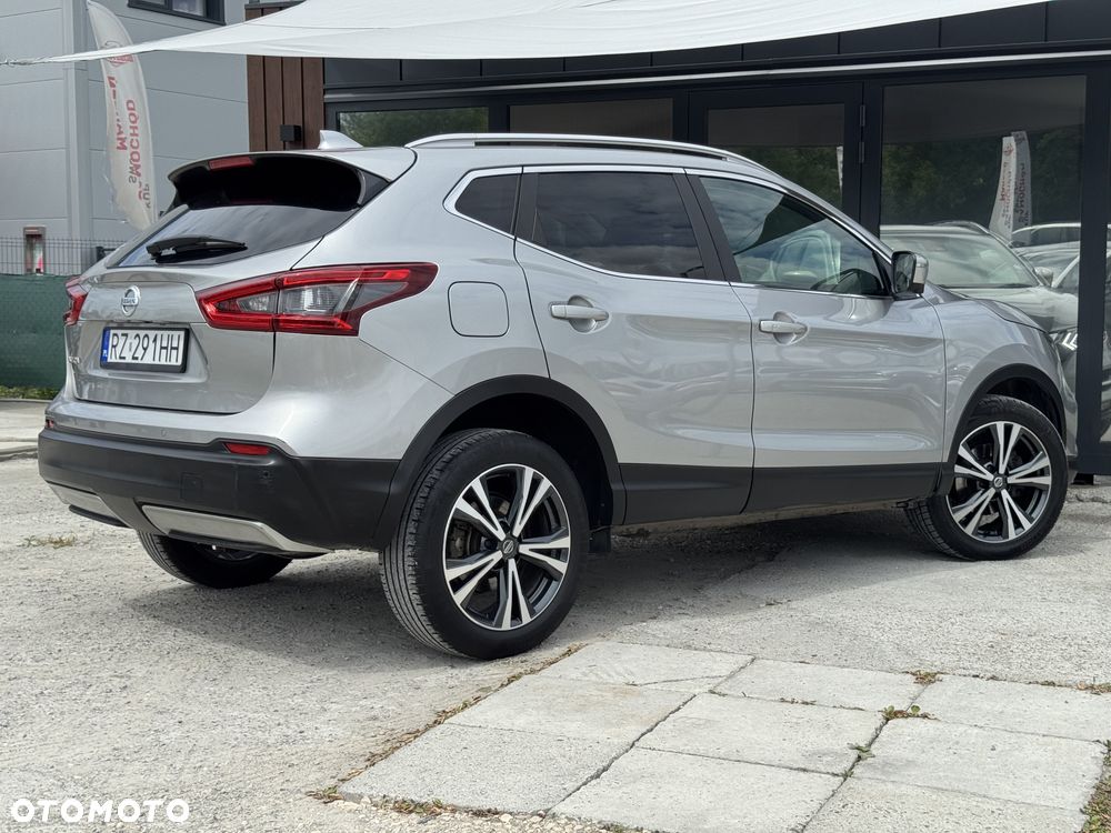 Nissan Qashqai 1.3 DIG-T N-Connecta DCT - 4