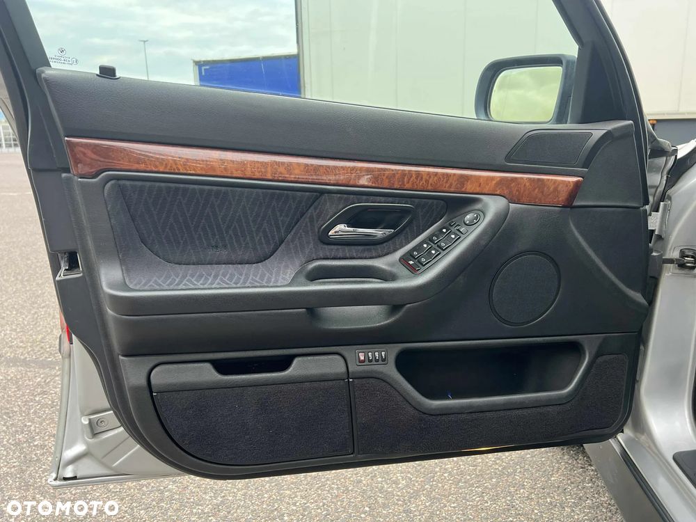 BMW Seria 7 730d - 24