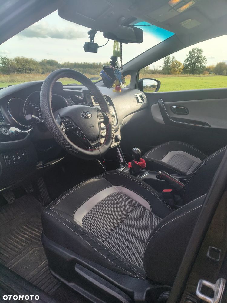 Kia Ceed 2015 photo 4