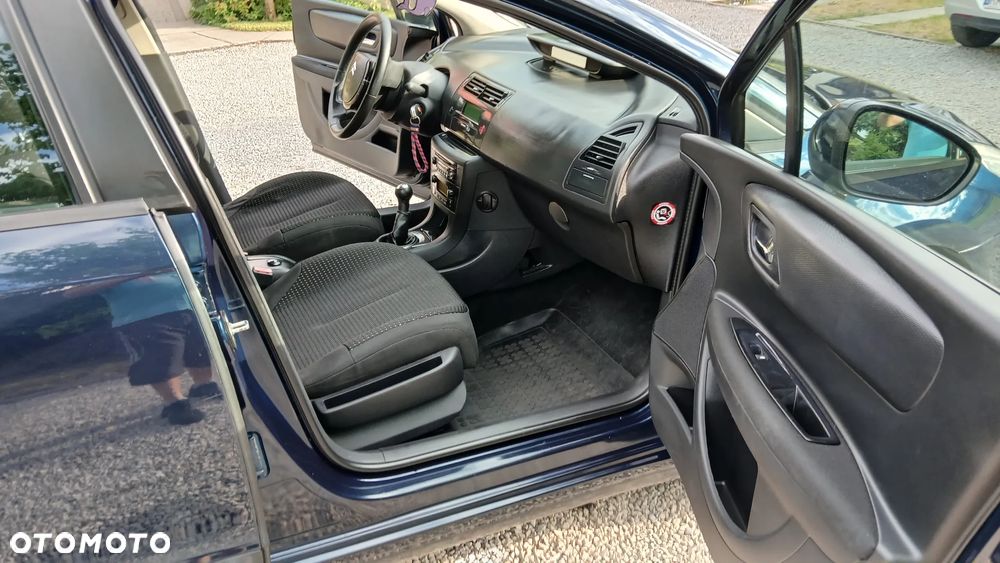 Citroën C4 1.6 HDi Advance - 9