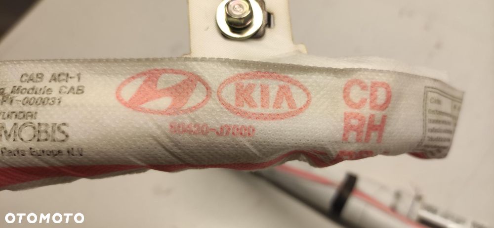 KURTYNA POWIETRZNA PRAWA KIA CEED III KOMBI 80420-J7000 17-24 - 3