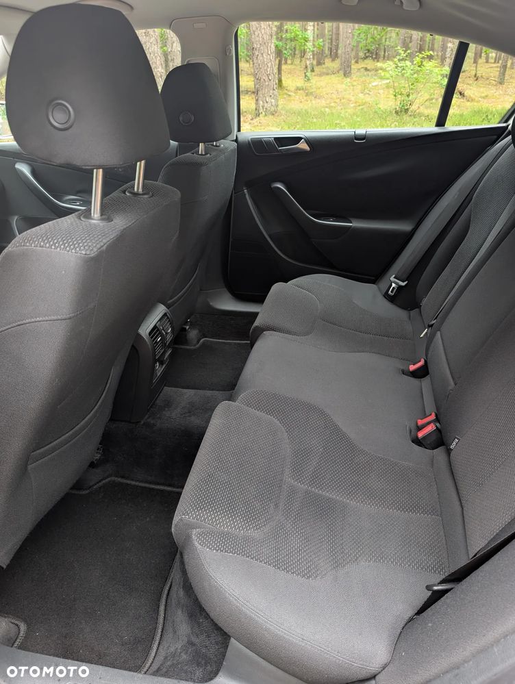 Volkswagen Passat 2.0 TDI DPF Comfortline - 17