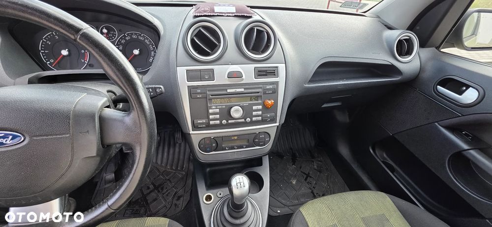 Ford Fiesta 1.3 - 9