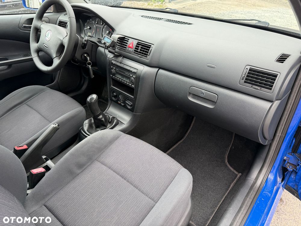 Skoda Octavia 1.6 Tour - 24