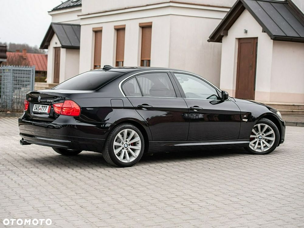 BMW Seria 3 325i Edition Sport - 18