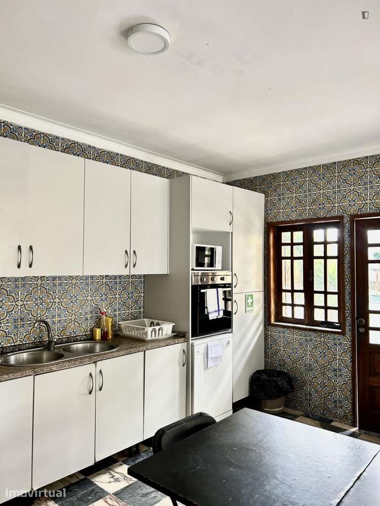 Quarto - localizado em Paranhos Porto - Grande imagem: 5/29