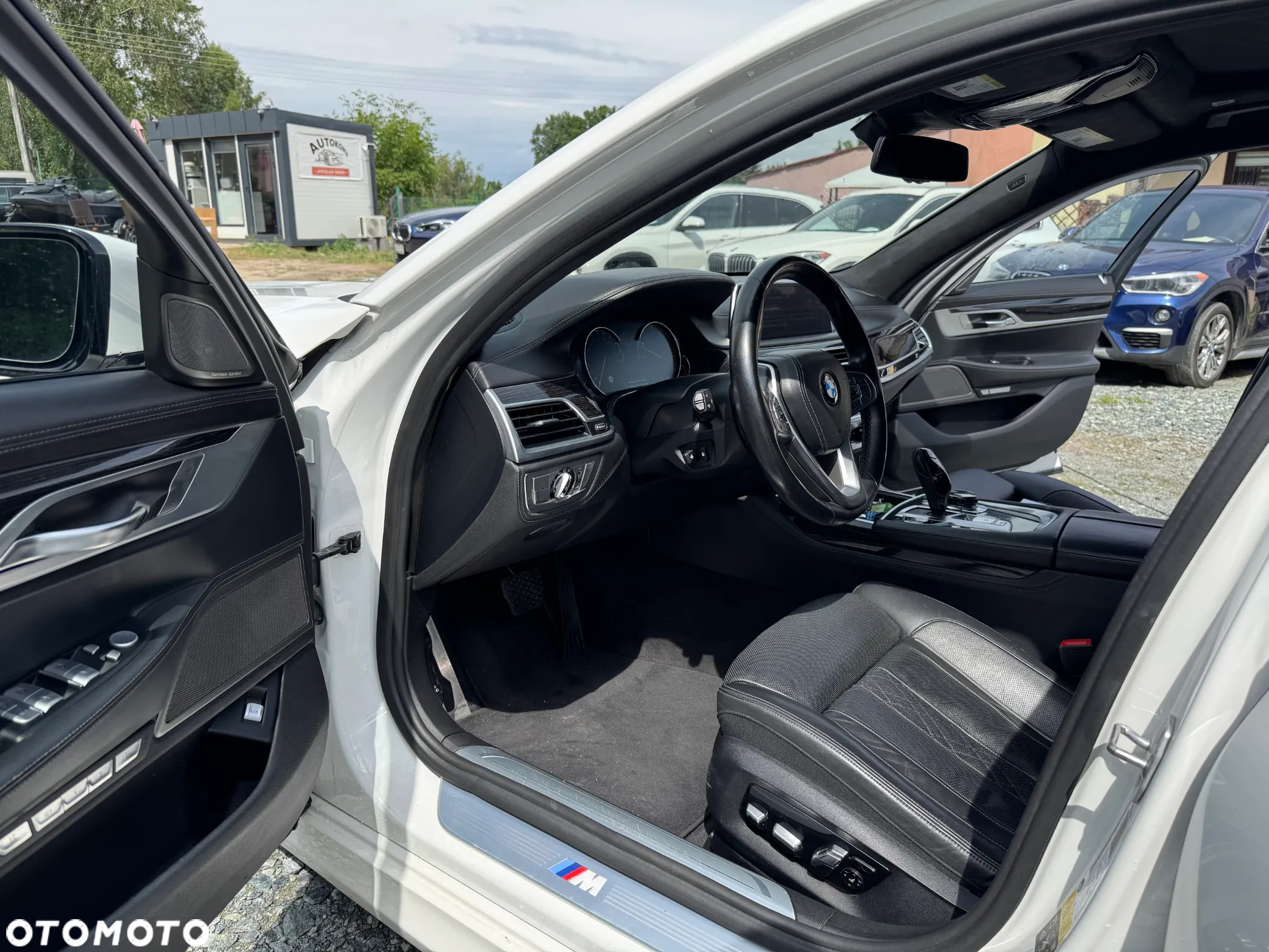 BMW Seria 7 750i xDrive - 27