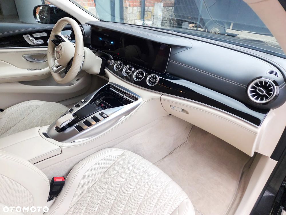 Mercedes-Benz AMG GT 43 4-Matic+ - 11