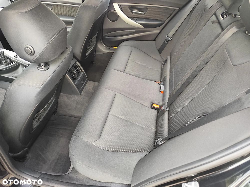 BMW Seria 3 - 25