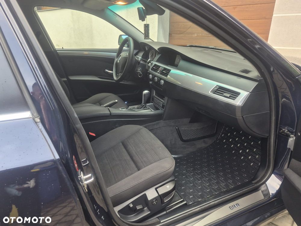 BMW Seria 5 520d - 14