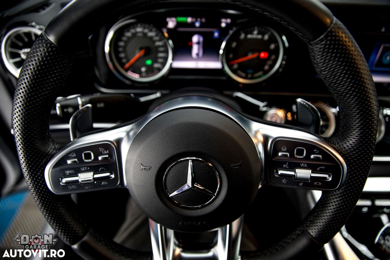 Mercedes-Benz AMG GT 43 4MATIC+ MHEV - 11