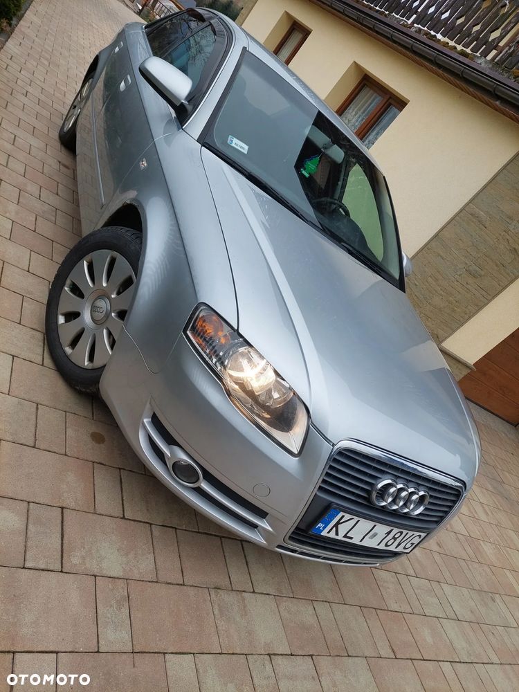 Audi A4 Limousine - 1