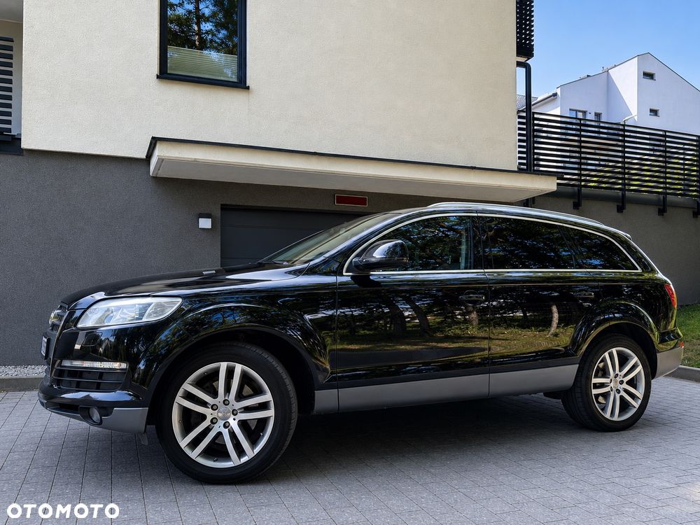 Audi Q7 - 1
