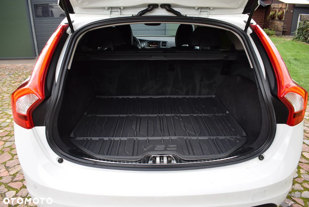 Volvo V60 Cross Country - 28