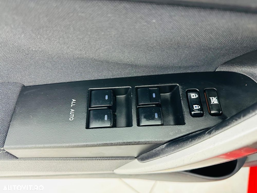 Toyota Auris 1.6 Valvematic Edition - 12