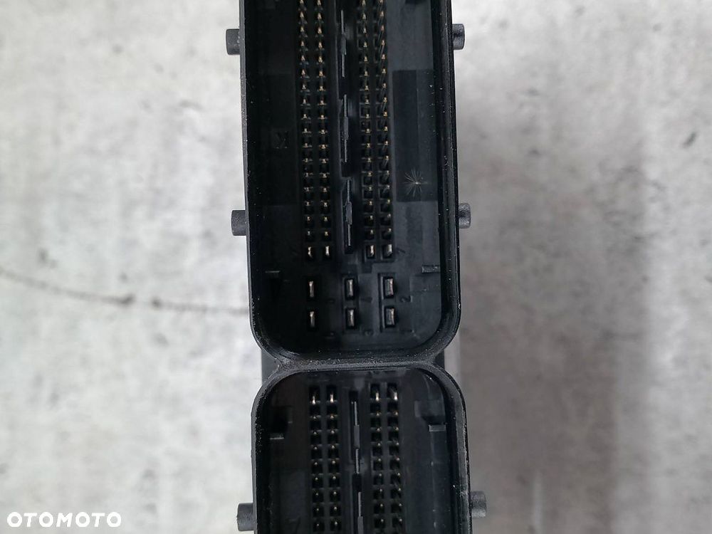 KOMPUTER, STEROWNIK SKODA OCTAVIA II 06F906056ER  0261S02260 2.0 FSI - 3