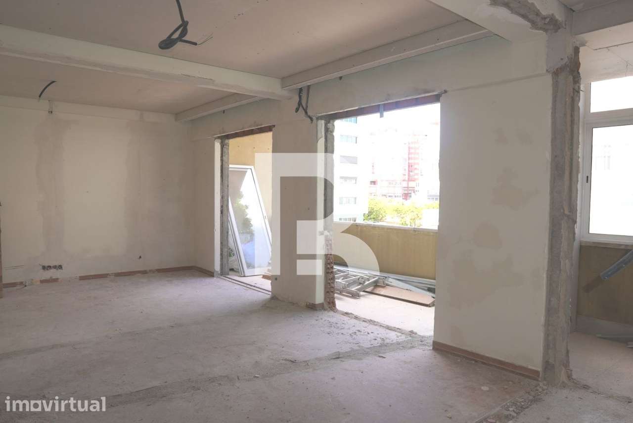 Apartamento T3 totalmente remodelado em Benfica - Grande imagem: 4/16