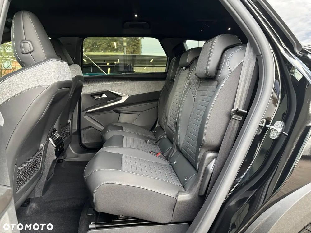 Peugeot 5008 1.2 PureTech mHEV GT S&S e-DCS6 - 11