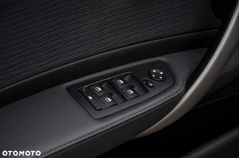 BMW Seria 1 118d - 30
