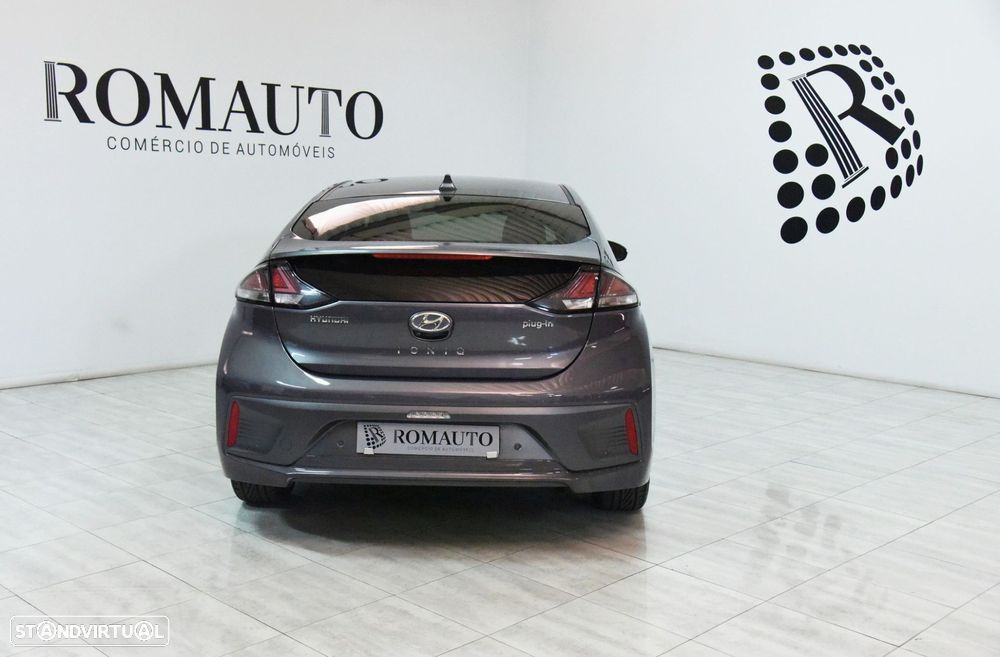 Hyundai Ioniq - 6