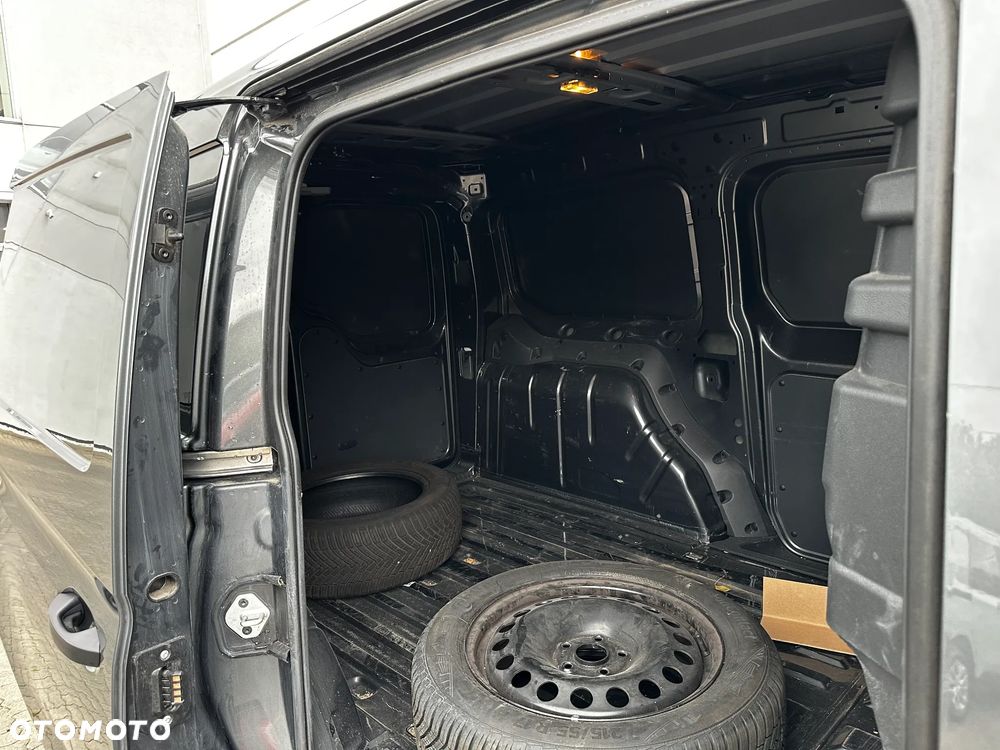 Ford Transit Connect - 9