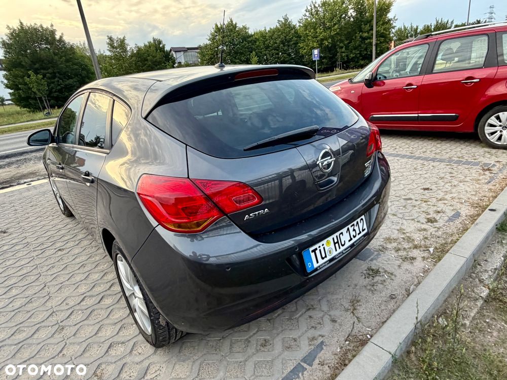 Opel Astra - 9