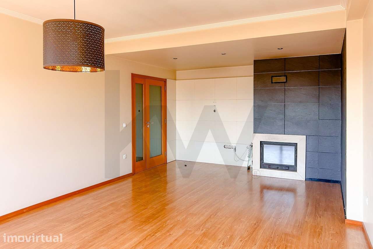 T2 no último piso, suite, varandas e box, São Romão do Coronado - Grande imagem: 4/26