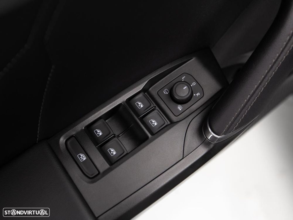 Cupra Formentor 1.4 e-Hybrid Base DSG - 13