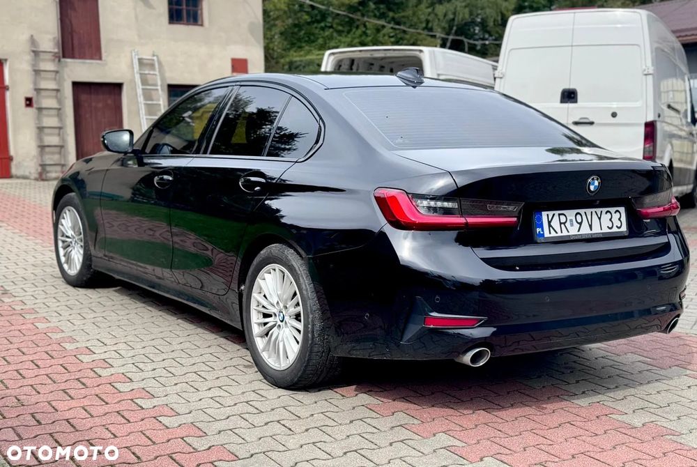 BMW Seria 3 318d Sport Line - 5