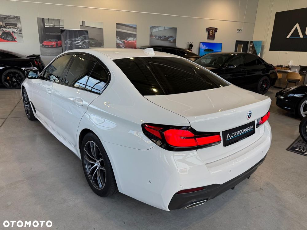 BMW Seria 5 520d MHEV M Sport sport - 2