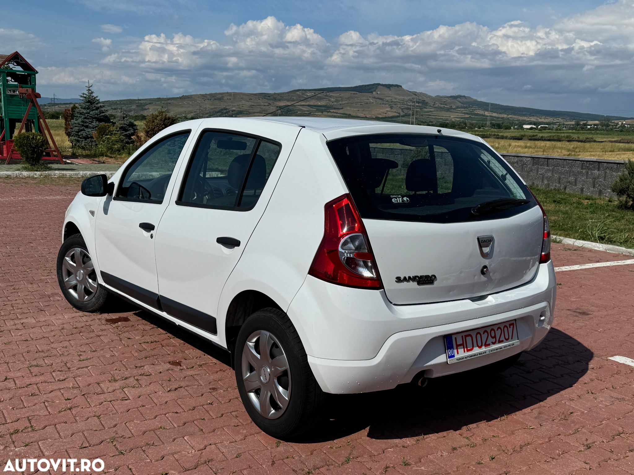 Dacia Sandero 1.2 16V 75 Laureate - 4
