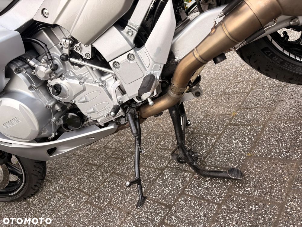 Yamaha FJR - 24