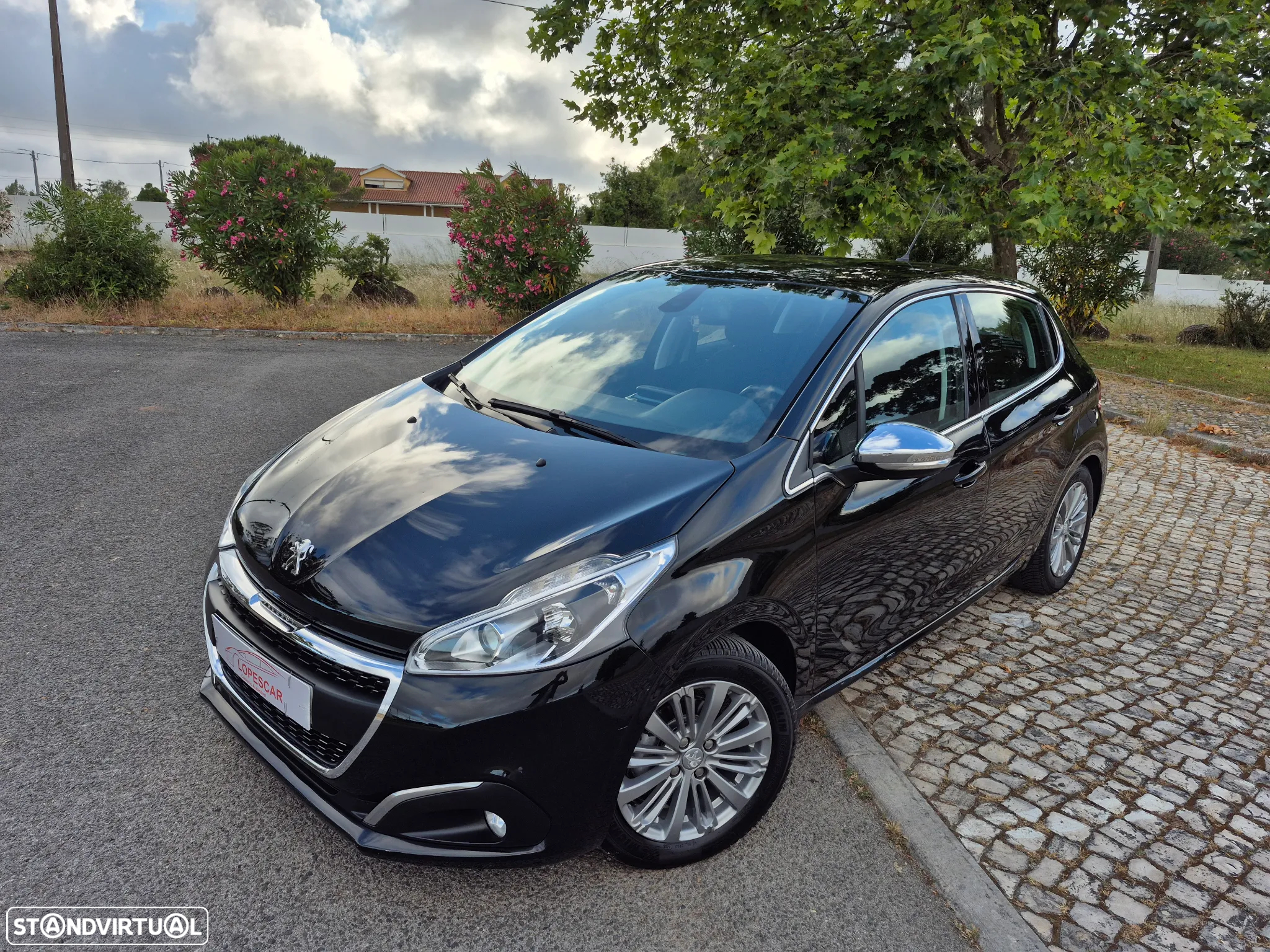 Peugeot 208 1.2 PureTech Allure EAT6 - 2