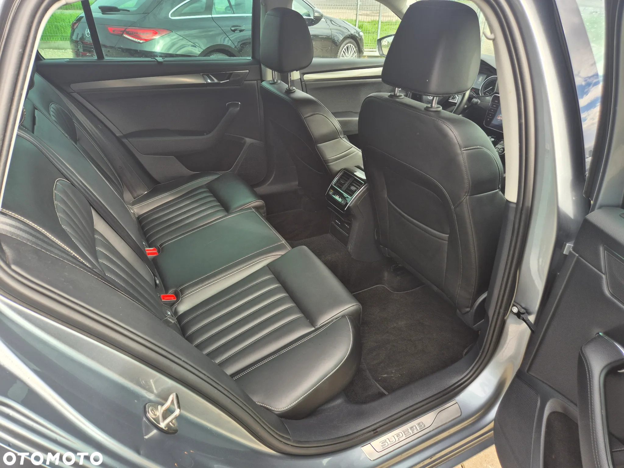 Skoda Superb Combi 1.6 TDI DSG Ambition - 26