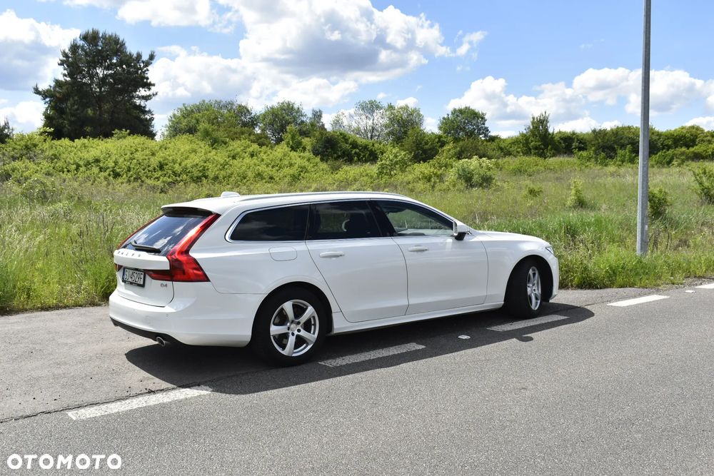 Volvo V90 D4 Momentum Pro - 31