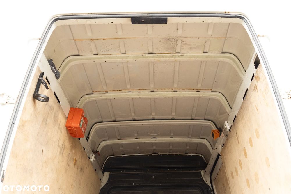 Mercedes-Benz Sprinter - 20