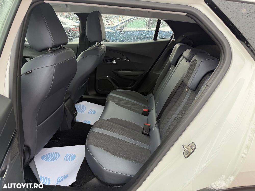 Peugeot 2008 1.5 BlueHDI EAT8 STT GT Pack - 26