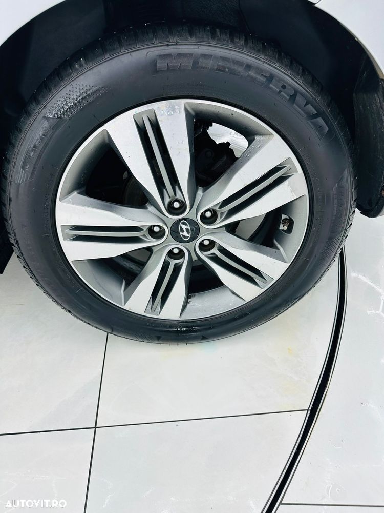 Hyundai ix35 1.7 CRDI 2WD Fifa World Cup Edition - 9