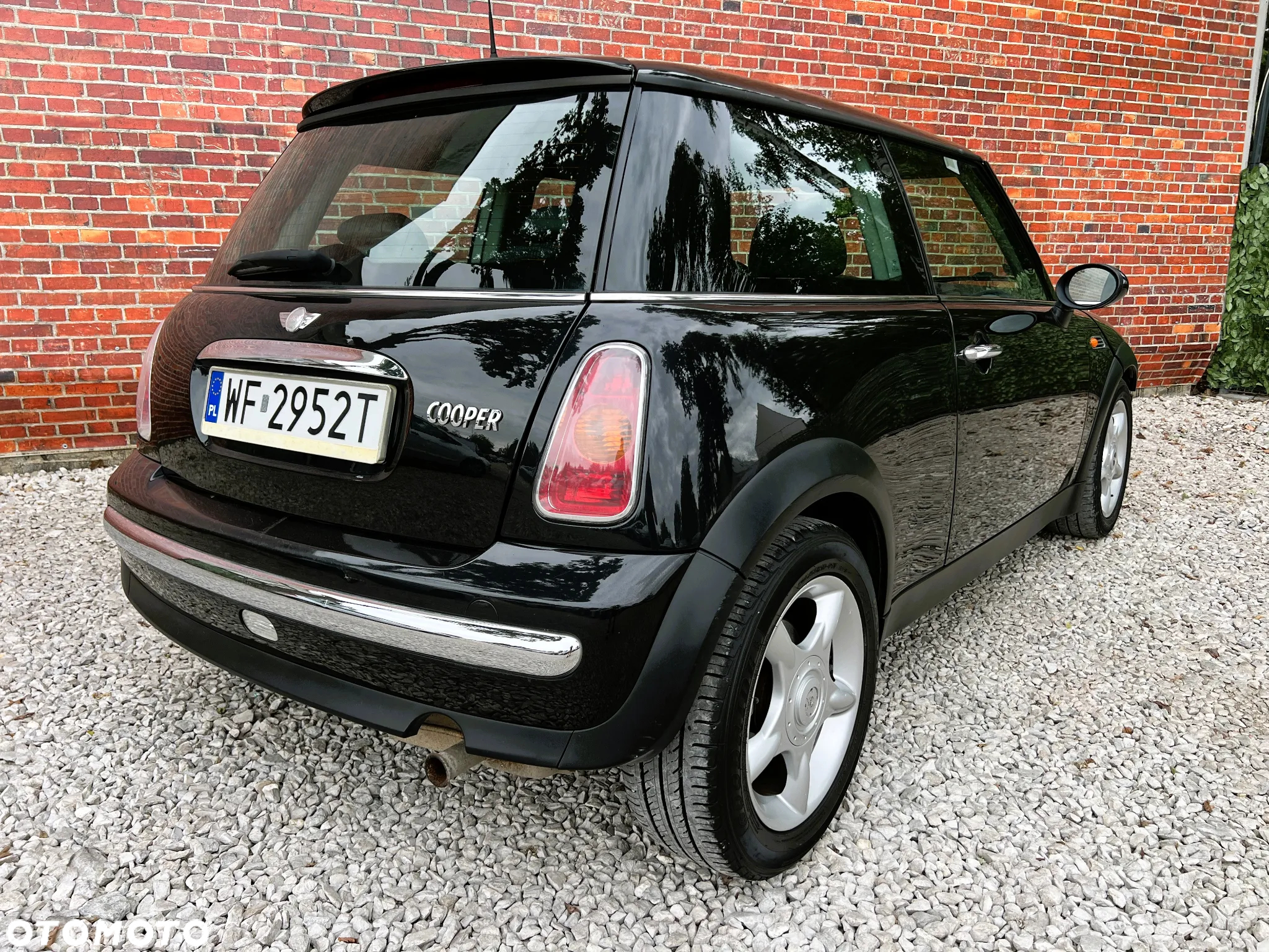 MINI ONE - 4