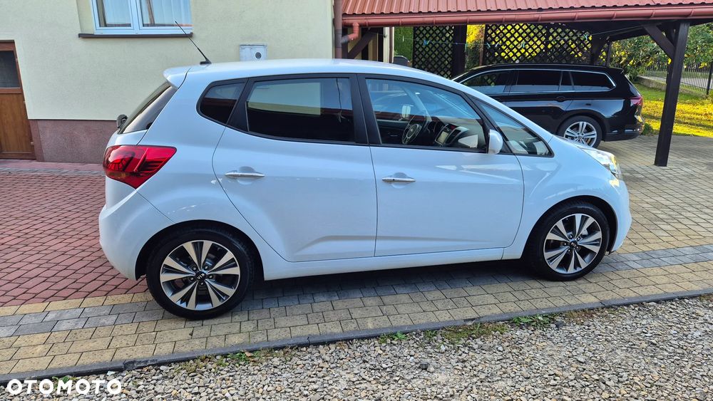 Kia Venga - 16