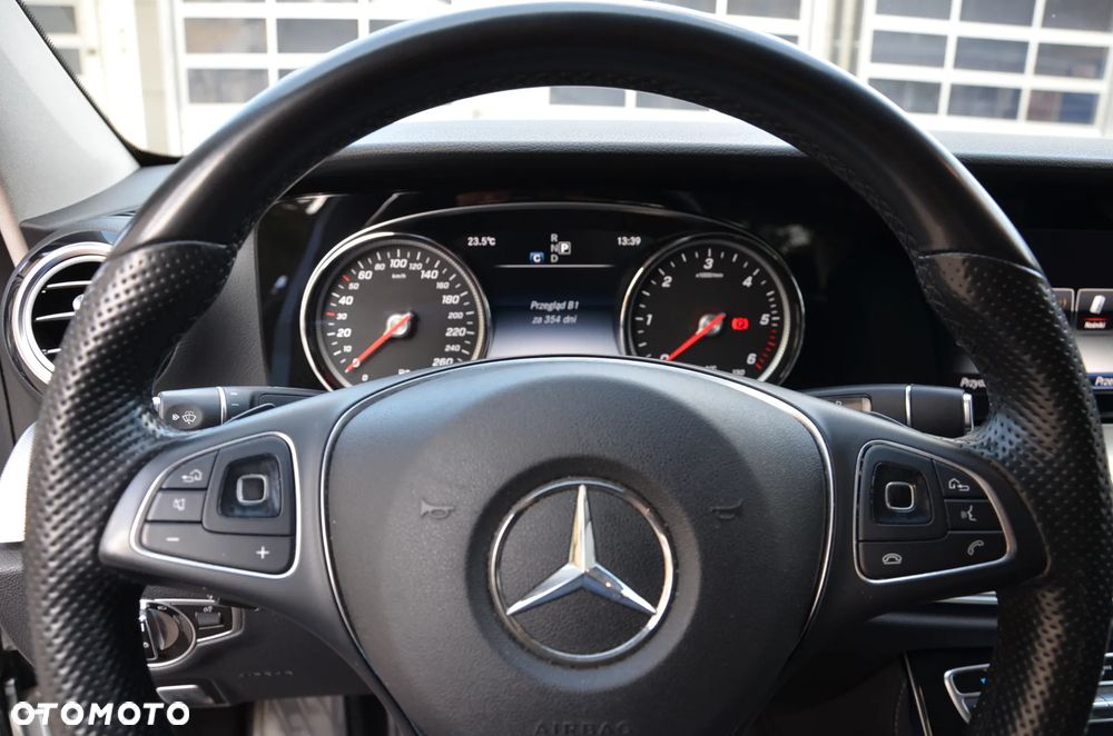 Mercedes-Benz Klasa E 220 d 9G-TRONIC - 19