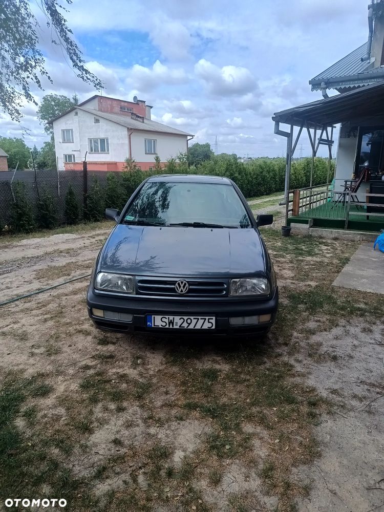 Volkswagen Vento 1.8 GL - 6