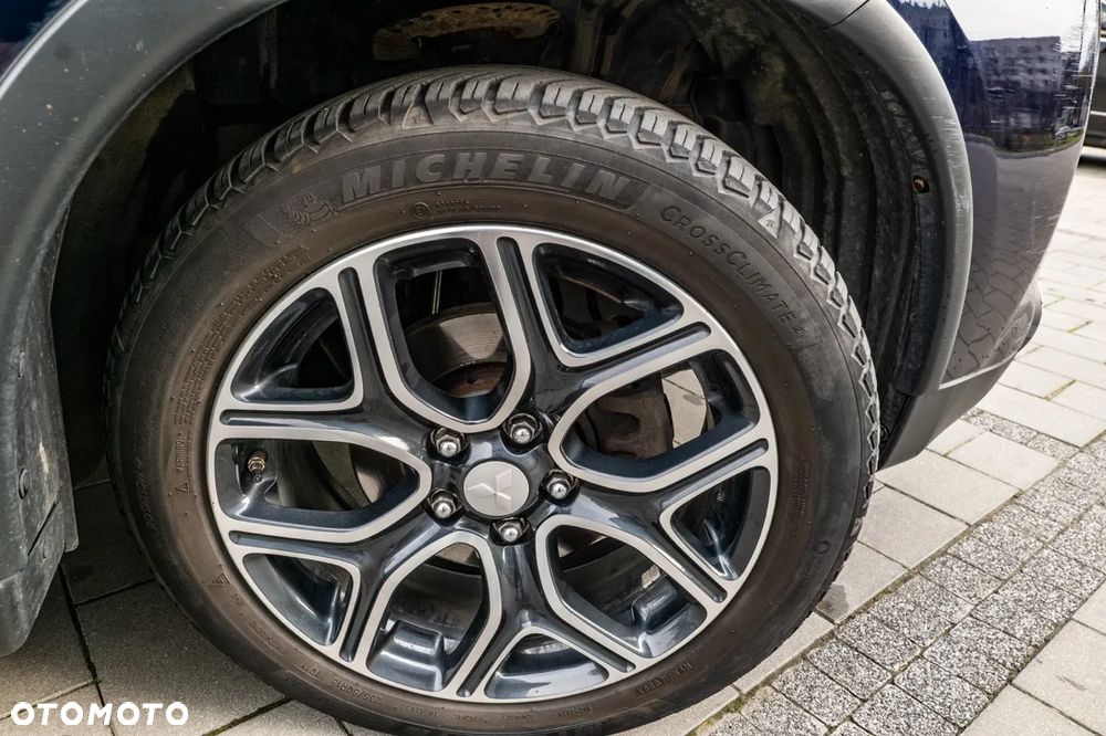 Mitsubishi Outlander 2.0 Instyle Navi 4WD CVT - 12