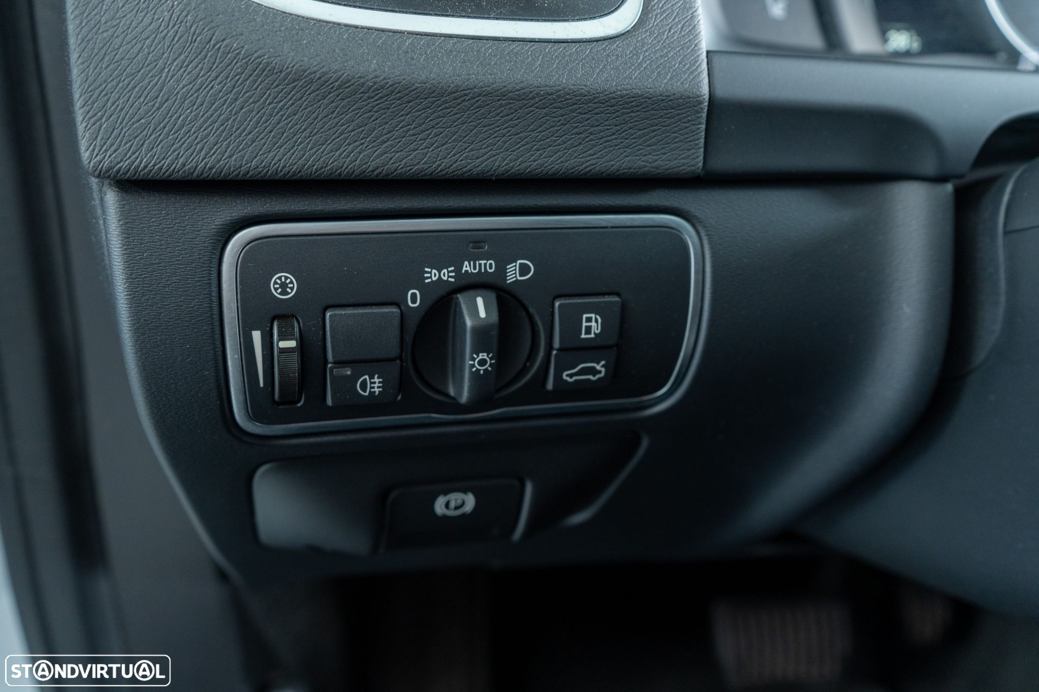 Volvo V60 2.0 D3 Momentum Geartronic - 22