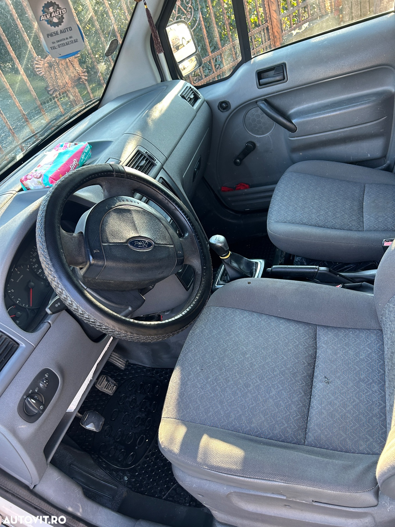 Ford Transit Connect - 8