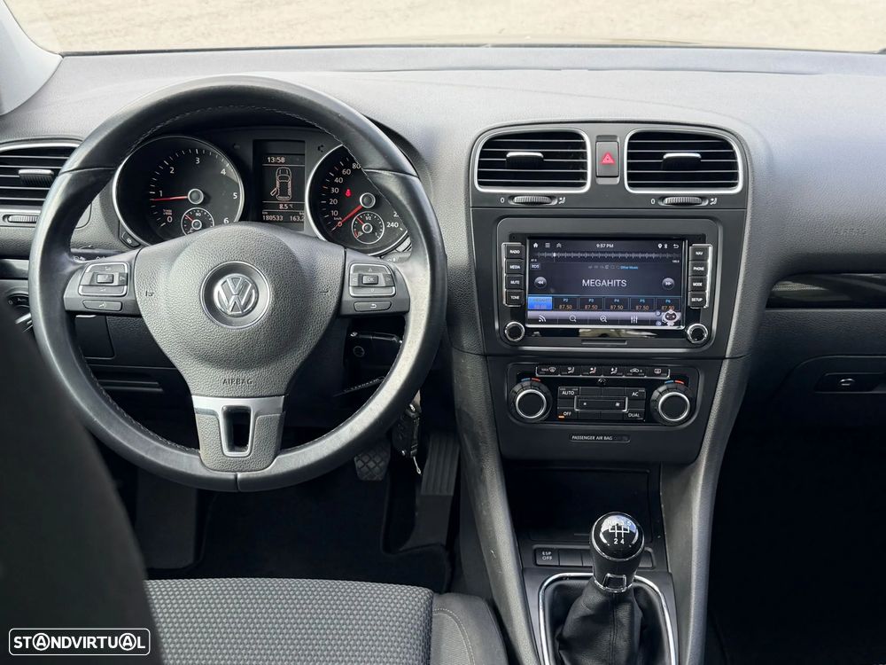 VW Golf 2.0 TDi Confortline - 16