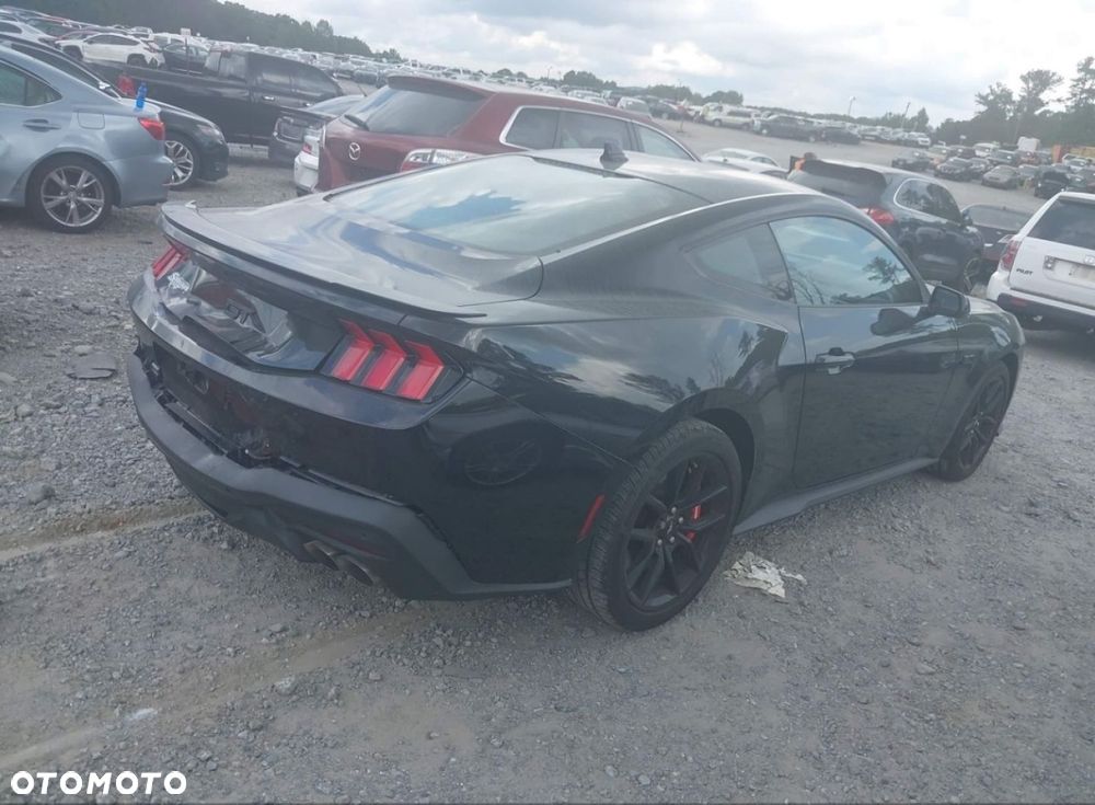 Ford Mustang - 5