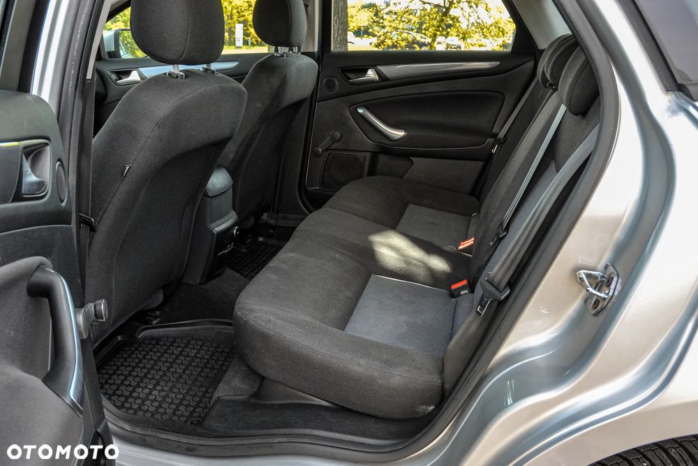 Ford Mondeo - 8