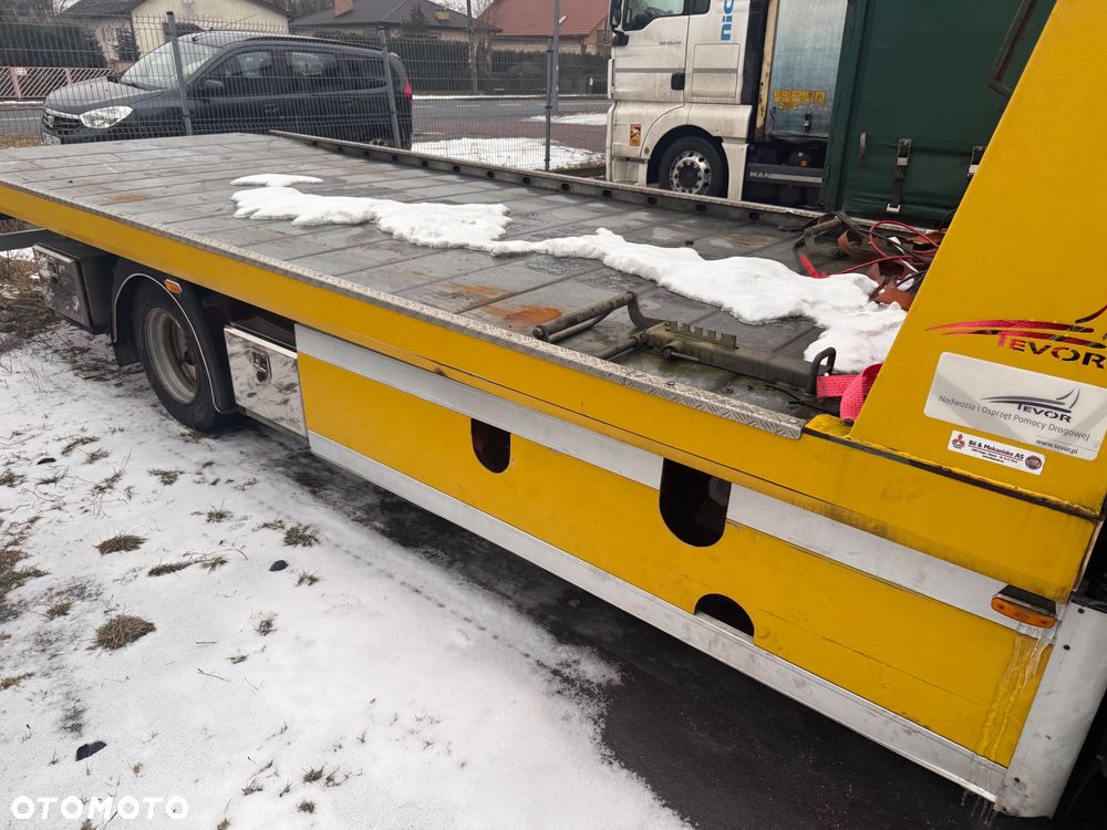 Mitsubishi Fuso Pomoc Płyta 86000 km - 4